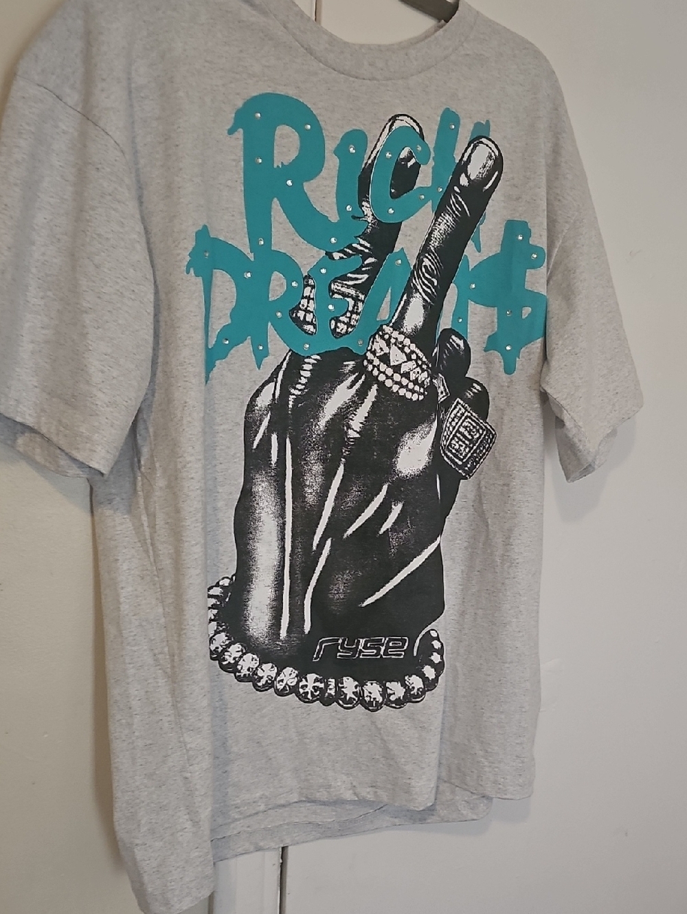 Gray Graphic Tee with Teal 'Rich Dreams' Print